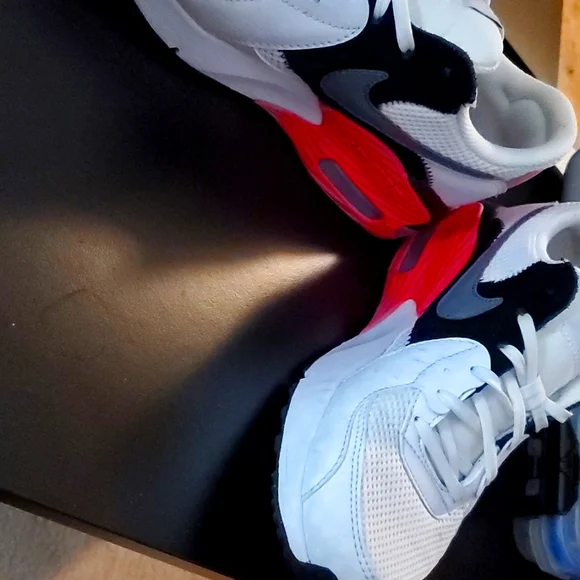 Brand New Womens Nike Air Max Size 7 (NO LONGER HAVE THE BOX) - Picture 5 of 9